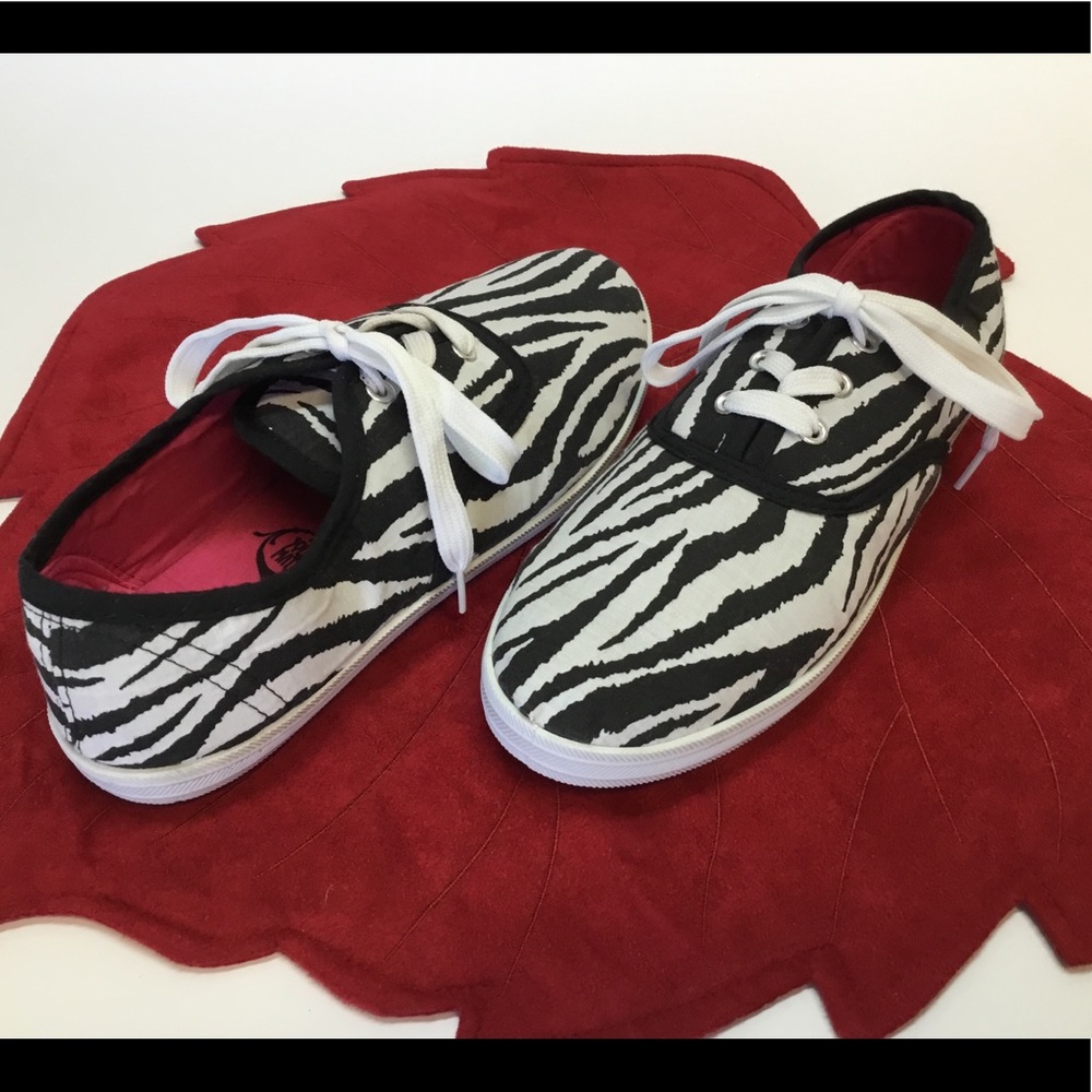 New Fun Sneakers.  Sole Mates. - Picture 6 of 8